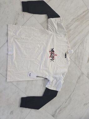 Welcome Cream Tee with Black Long Sleeves and Red Star Graphic